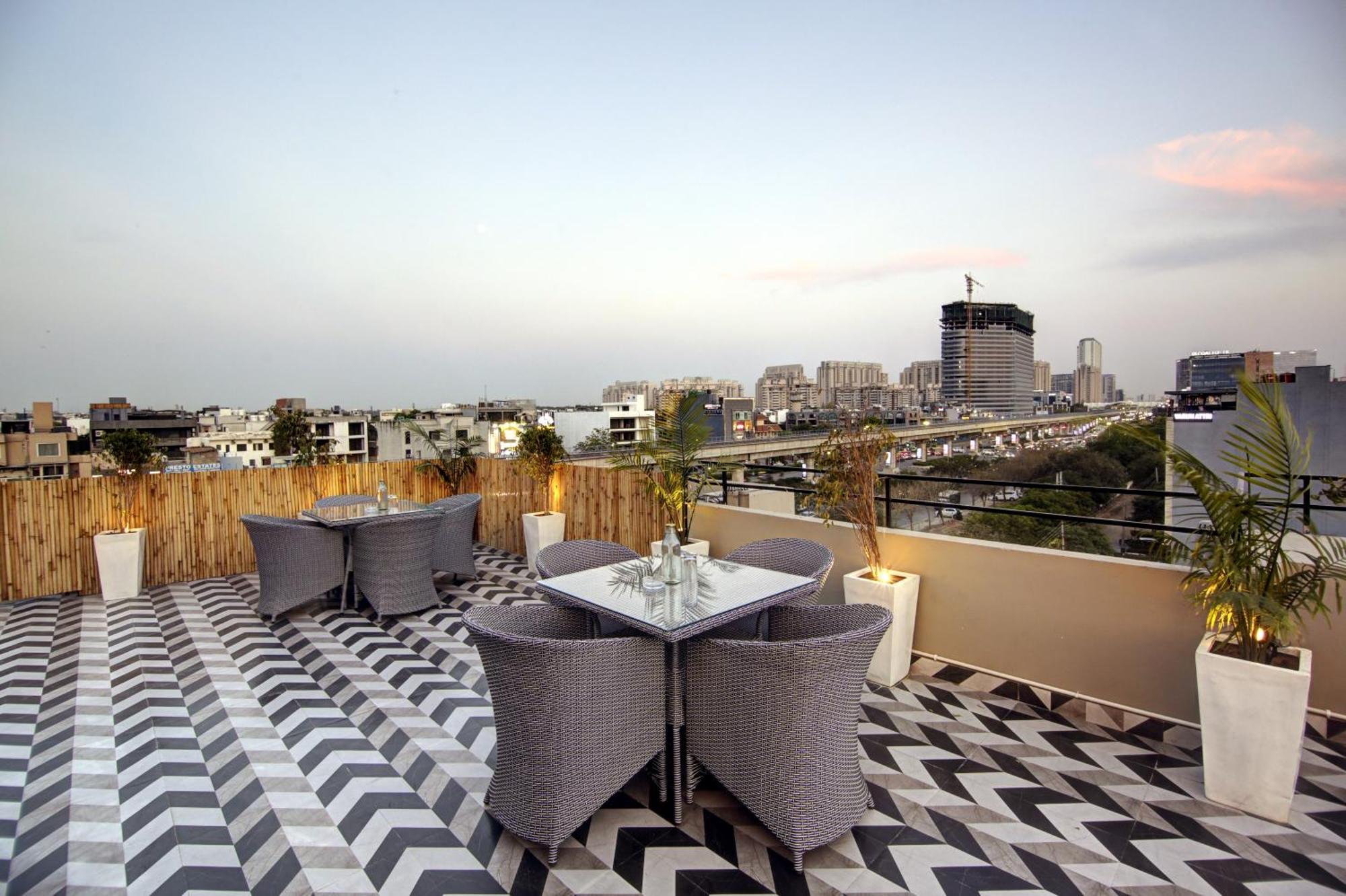 Saltstayz Select - Golf Course Road Gurgaon Eksteriør billede